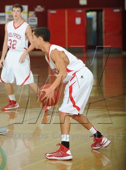 Thumbnail 2 in Diamond Bar vs. Great Oak (MaxPreps Holiday Classic) photogallery.