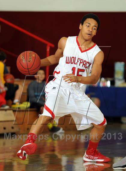Thumbnail 1 in Diamond Bar vs. Great Oak (MaxPreps Holiday Classic) photogallery.