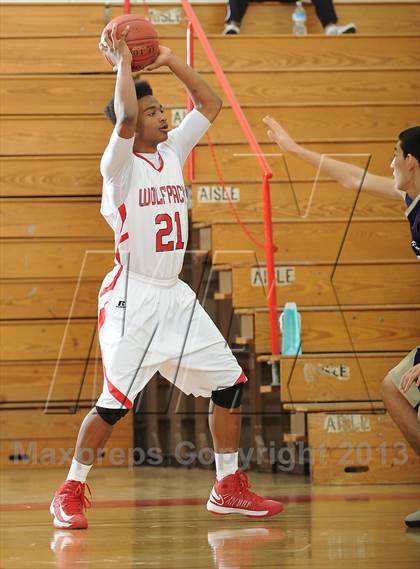 Thumbnail 1 in Diamond Bar vs. Great Oak (MaxPreps Holiday Classic) photogallery.