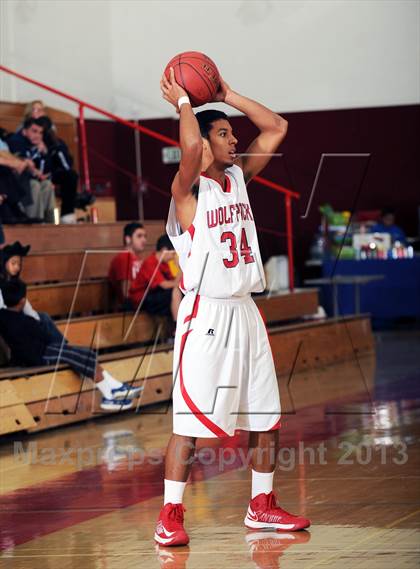 Thumbnail 2 in Diamond Bar vs. Great Oak (MaxPreps Holiday Classic) photogallery.