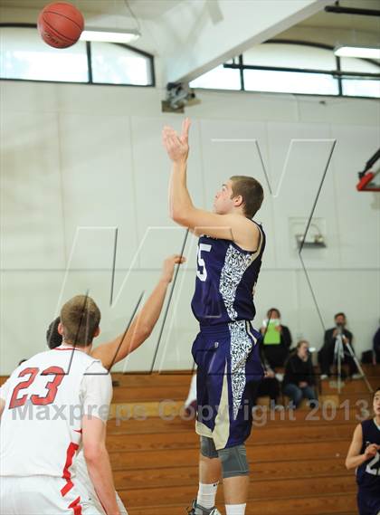 Thumbnail 1 in Diamond Bar vs. Great Oak (MaxPreps Holiday Classic) photogallery.