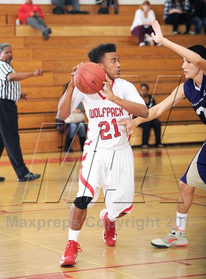 Thumbnail 2 in Diamond Bar vs. Great Oak (MaxPreps Holiday Classic) photogallery.