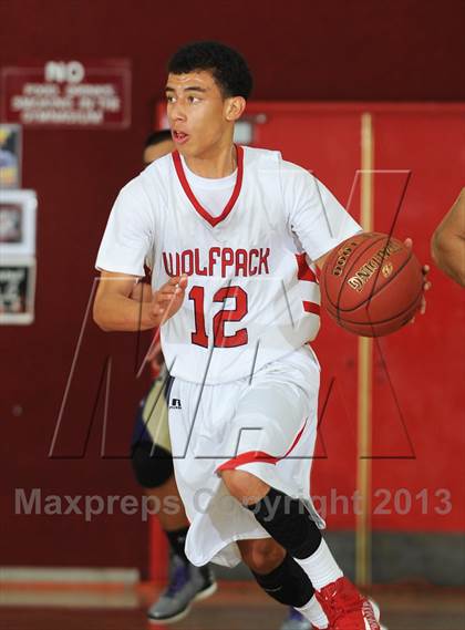 Thumbnail 1 in Diamond Bar vs. Great Oak (MaxPreps Holiday Classic) photogallery.