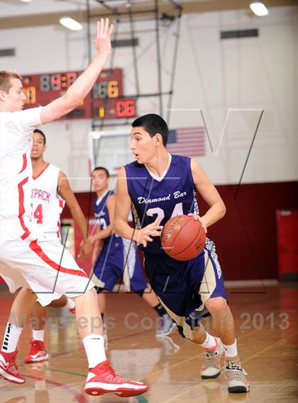 Thumbnail 2 in Diamond Bar vs. Great Oak (MaxPreps Holiday Classic) photogallery.