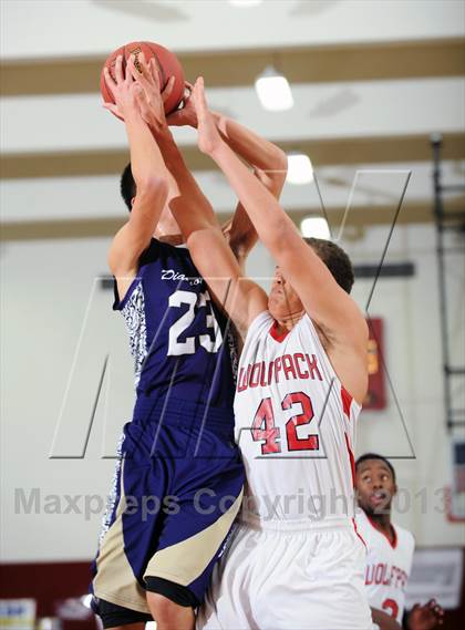 Thumbnail 2 in Diamond Bar vs. Great Oak (MaxPreps Holiday Classic) photogallery.