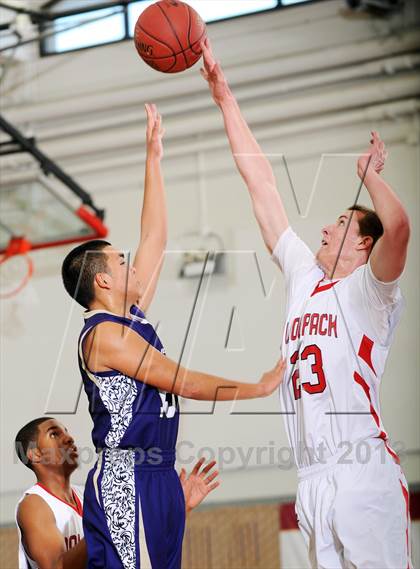 Thumbnail 3 in Diamond Bar vs. Great Oak (MaxPreps Holiday Classic) photogallery.