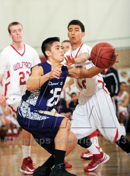 Thumbnail 1 in Diamond Bar vs. Great Oak (MaxPreps Holiday Classic) photogallery.