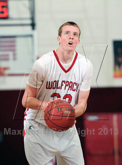 Thumbnail 1 in Diamond Bar vs. Great Oak (MaxPreps Holiday Classic) photogallery.