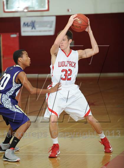Thumbnail 1 in Diamond Bar vs. Great Oak (MaxPreps Holiday Classic) photogallery.