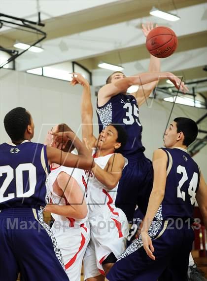 Thumbnail 3 in Diamond Bar vs. Great Oak (MaxPreps Holiday Classic) photogallery.