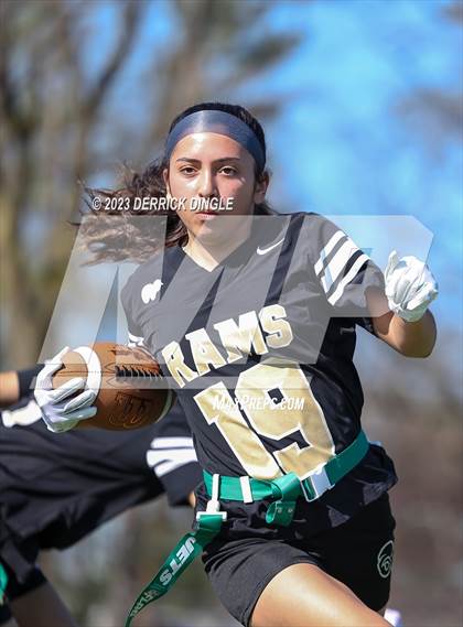 Thumbnail 2 in Valley Stream District vs. West Hempstead photogallery.