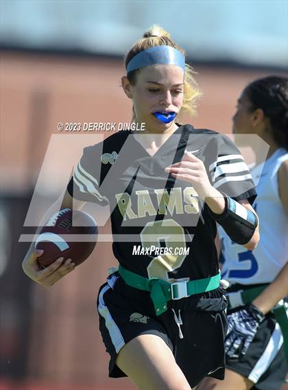 Thumbnail 1 in Valley Stream District vs. West Hempstead photogallery.