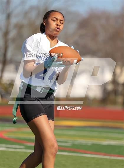 Thumbnail 1 in Valley Stream District vs. West Hempstead photogallery.