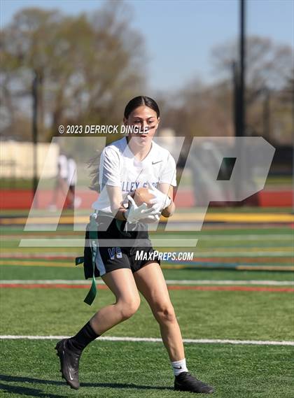 Thumbnail 2 in Valley Stream District vs. West Hempstead photogallery.