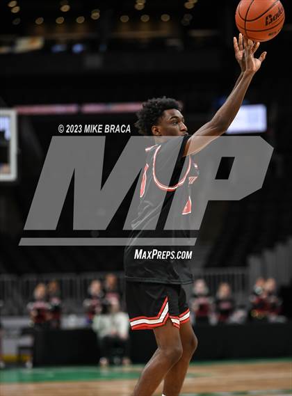 Thumbnail 2 in Winchester vs Milford ( Andrew James Lawson Foundation Invitational at TD Garden) photogallery.
