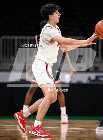 Thumbnail 2 in Winchester vs Milford ( Andrew James Lawson Foundation Invitational at TD Garden) photogallery.