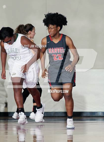Thumbnail 1 in Manvel vs. Cypress Falls (McDonald's Texas Invitational) photogallery.