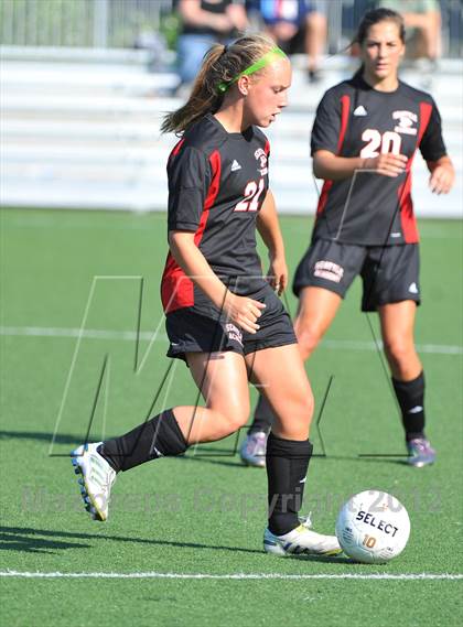 Thumbnail 2 in Seattle Academy vs Forest Ridge Sacred Heart photogallery.