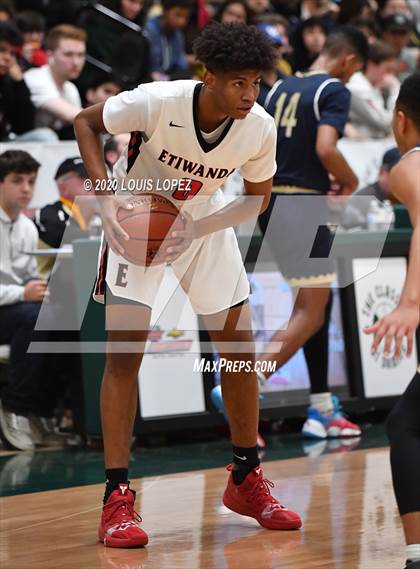 Thumbnail 1 in St. John Bosco vs. Etiwanda (The Classic at Damien) photogallery.