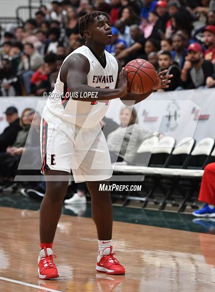 Thumbnail 2 in St. John Bosco vs. Etiwanda (The Classic at Damien) photogallery.