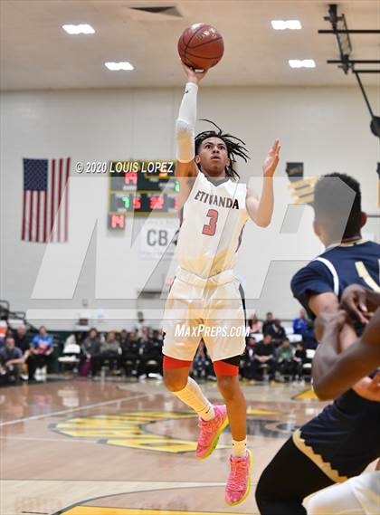 Thumbnail 3 in St. John Bosco vs. Etiwanda (The Classic at Damien) photogallery.