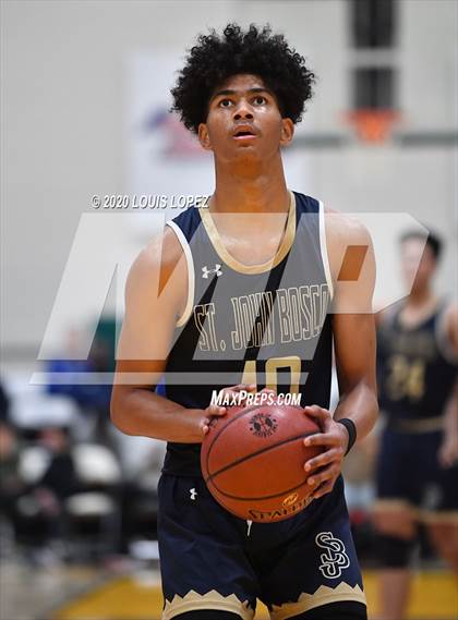 Thumbnail 2 in St. John Bosco vs. Etiwanda (The Classic at Damien) photogallery.