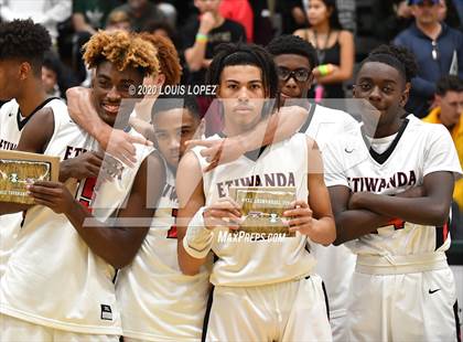 Thumbnail 3 in St. John Bosco vs. Etiwanda (The Classic at Damien) photogallery.