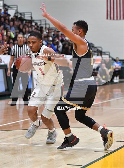 Thumbnail 2 in St. John Bosco vs. Etiwanda (The Classic at Damien) photogallery.