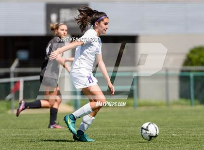 Thumbnail 3 in Vandegrift vs. McAllen (UIL 6A Regional Semifinal) photogallery.