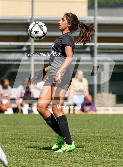 Thumbnail 2 in Vandegrift vs. McAllen (UIL 6A Regional Semifinal) photogallery.