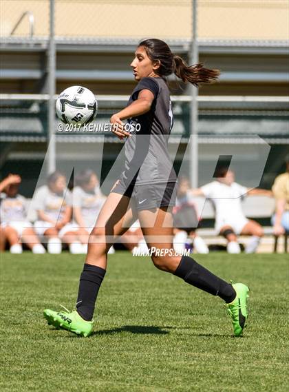 Thumbnail 3 in Vandegrift vs. McAllen (UIL 6A Regional Semifinal) photogallery.