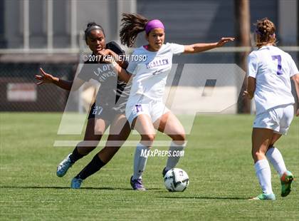Thumbnail 2 in Vandegrift vs. McAllen (UIL 6A Regional Semifinal) photogallery.