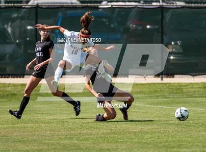 Thumbnail 3 in Vandegrift vs. McAllen (UIL 6A Regional Semifinal) photogallery.