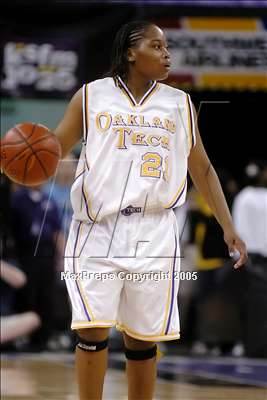 Thumbnail 3 in Canyon Springs vs. Oakland Tech (State D1 Final) #1 photogallery.