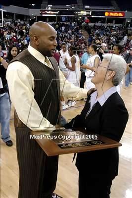 Thumbnail 2 in Canyon Springs vs. Oakland Tech (State D1 Final) #1 photogallery.