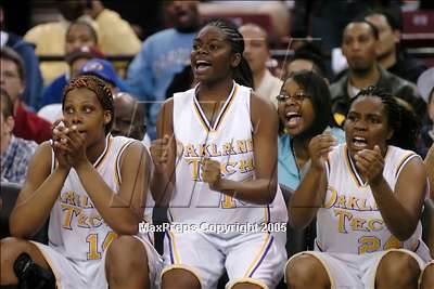 Thumbnail 3 in Canyon Springs vs. Oakland Tech (State D1 Final) #1 photogallery.