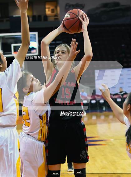 Thumbnail 2 in Rock Point vs. Mogollon  (AIA 1A Semifinal) photogallery.