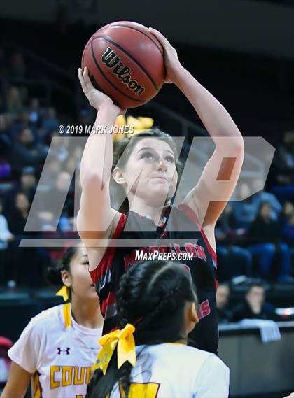 Thumbnail 3 in Rock Point vs. Mogollon  (AIA 1A Semifinal) photogallery.