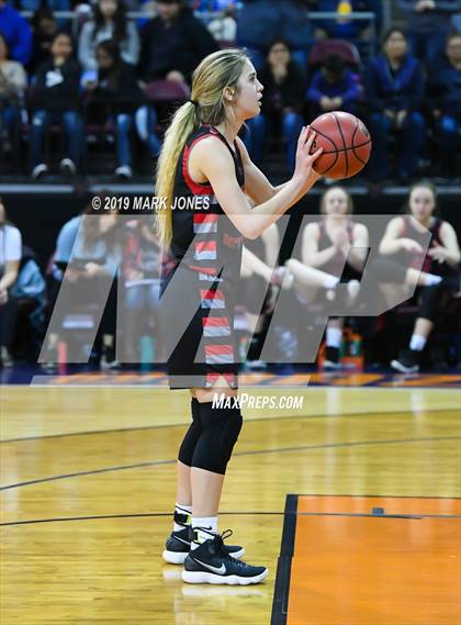 Thumbnail 2 in Rock Point vs. Mogollon  (AIA 1A Semifinal) photogallery.