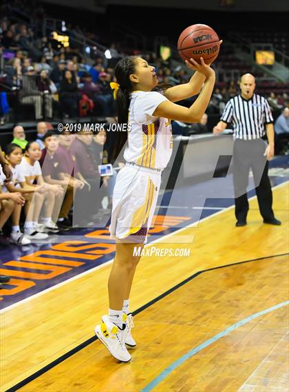 Thumbnail 3 in Rock Point vs. Mogollon  (AIA 1A Semifinal) photogallery.