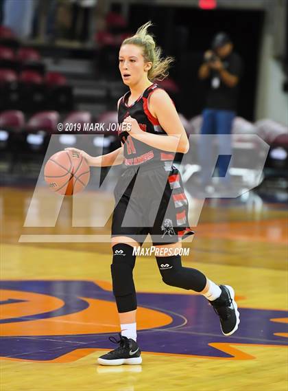 Thumbnail 3 in Rock Point vs. Mogollon  (AIA 1A Semifinal) photogallery.