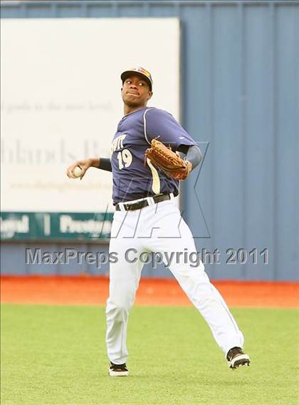 Thumbnail 2 in Lehman vs. Dallas Jesuit (Jesuit Classic) photogallery.