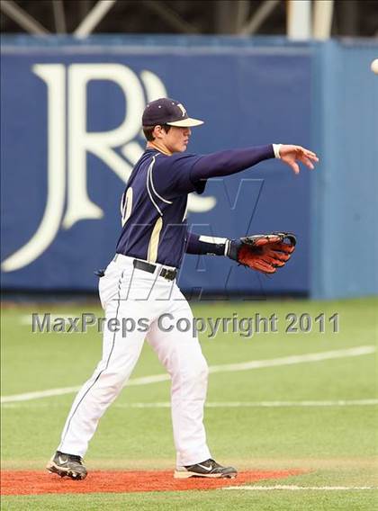 Thumbnail 3 in Lehman vs. Dallas Jesuit (Jesuit Classic) photogallery.