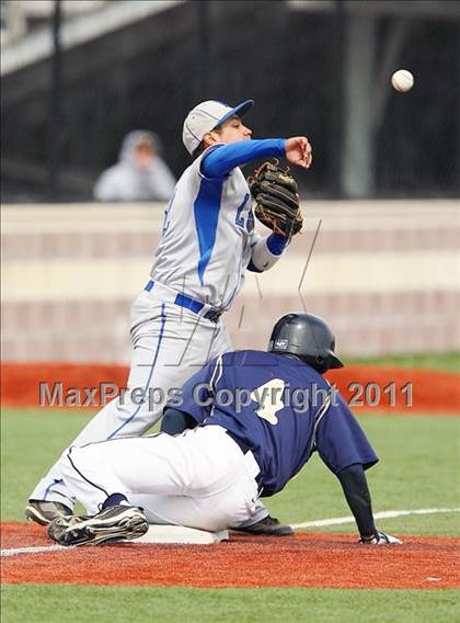 Thumbnail 2 in Lehman vs. Dallas Jesuit (Jesuit Classic) photogallery.