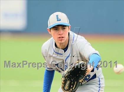 Thumbnail 3 in Lehman vs. Dallas Jesuit (Jesuit Classic) photogallery.
