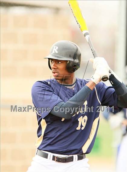 Thumbnail 2 in Lehman vs. Dallas Jesuit (Jesuit Classic) photogallery.