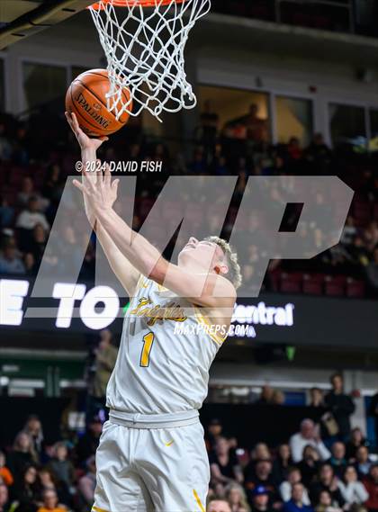 Thumbnail 1 in Bishop Kelly vs. Ridgevue (IHSAA 4A District III Final) photogallery.
