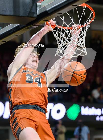 Thumbnail 2 in Bishop Kelly vs. Ridgevue (IHSAA 4A District III Final) photogallery.