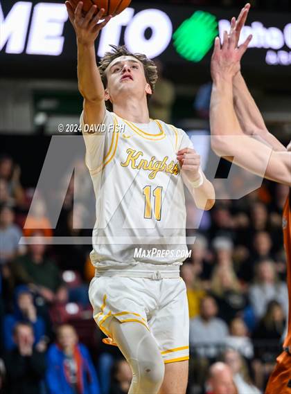 Thumbnail 1 in Bishop Kelly vs. Ridgevue (IHSAA 4A District III Final) photogallery.
