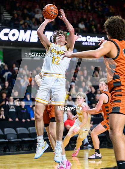 Thumbnail 2 in Bishop Kelly vs. Ridgevue (IHSAA 4A District III Final) photogallery.
